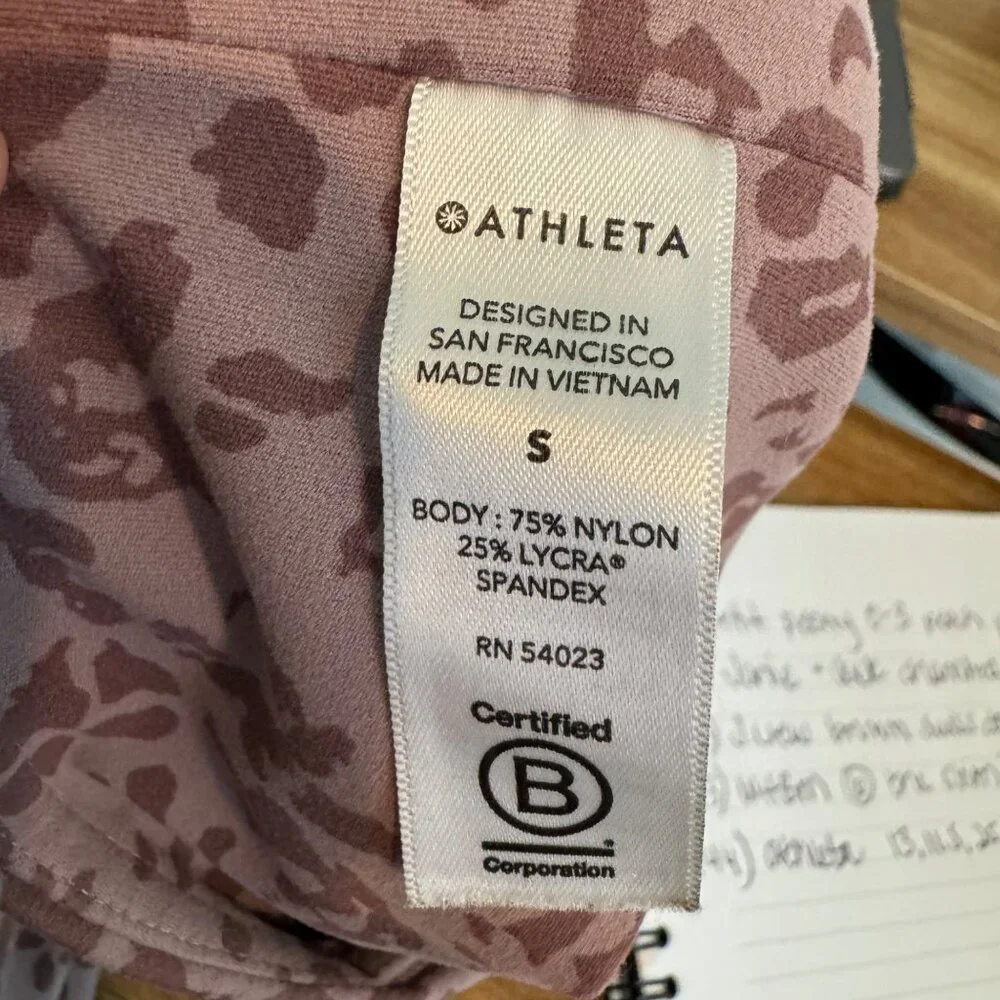 ATHLETA elation ultra high rise tight in mauve leopard size S - Picture 7 of 7